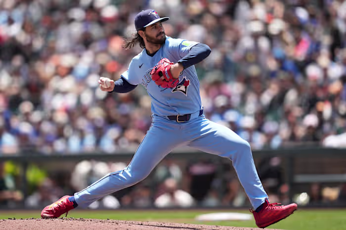 Blue Jays' Dylan Cease has bid for his 2nd career no-hitter broken up by Giants in 9th inning